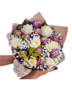 Buquê 7 Rosas brancas com 10 bombons